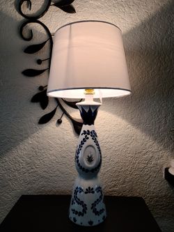 2 set of beautiful Clase azul lamp.