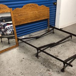 Full size bed with mirror