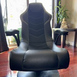 Gaming chair with built in speaker and lights