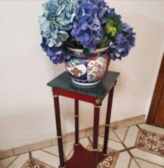 Chinese Ceramic Vase, Bowl Flowers And Table