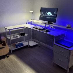 Modern Office Desk – Perfect Condition