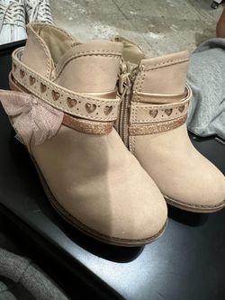Toddler boots size 5c