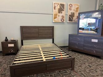 QUEEN SIZE BED, NIGHTSTAND, DRESSER & MIRROR