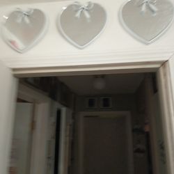 Pretty white bow set