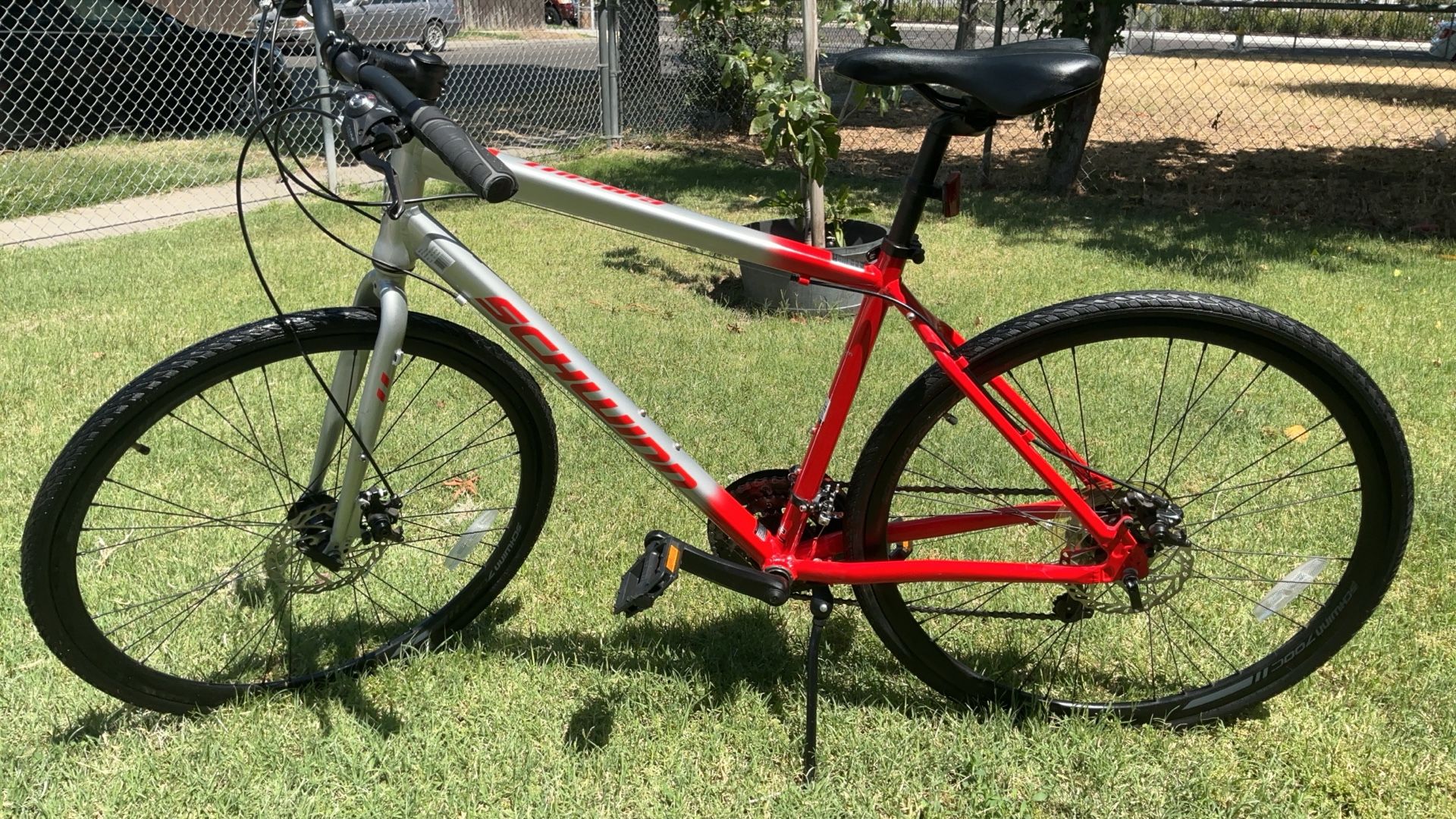 Circuit Schwinn Road Bike