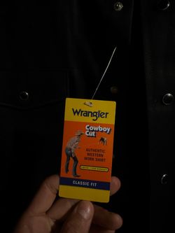 New mens wrangler button down