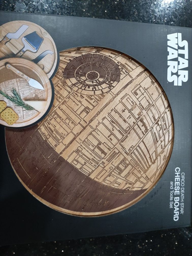 Circo Deatg Star Cheese Board and tools set