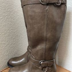 Womens Boots Size 7XW