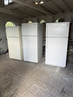 🇺🇸PERFECTLY  RUNNING FRIDGES START OUT AT  $350.FOR HOTPOINT ONE🎉PURE WHITE ONES ESTATE BRAND OR KENMORE ONES  ARE $375 EACH🎊 ESTATE BRAND HAS ICE