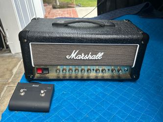 Marshall DSL20HR Amp Head Tube Amplifier with footswitch. Plays and sound great. Excellent condition.