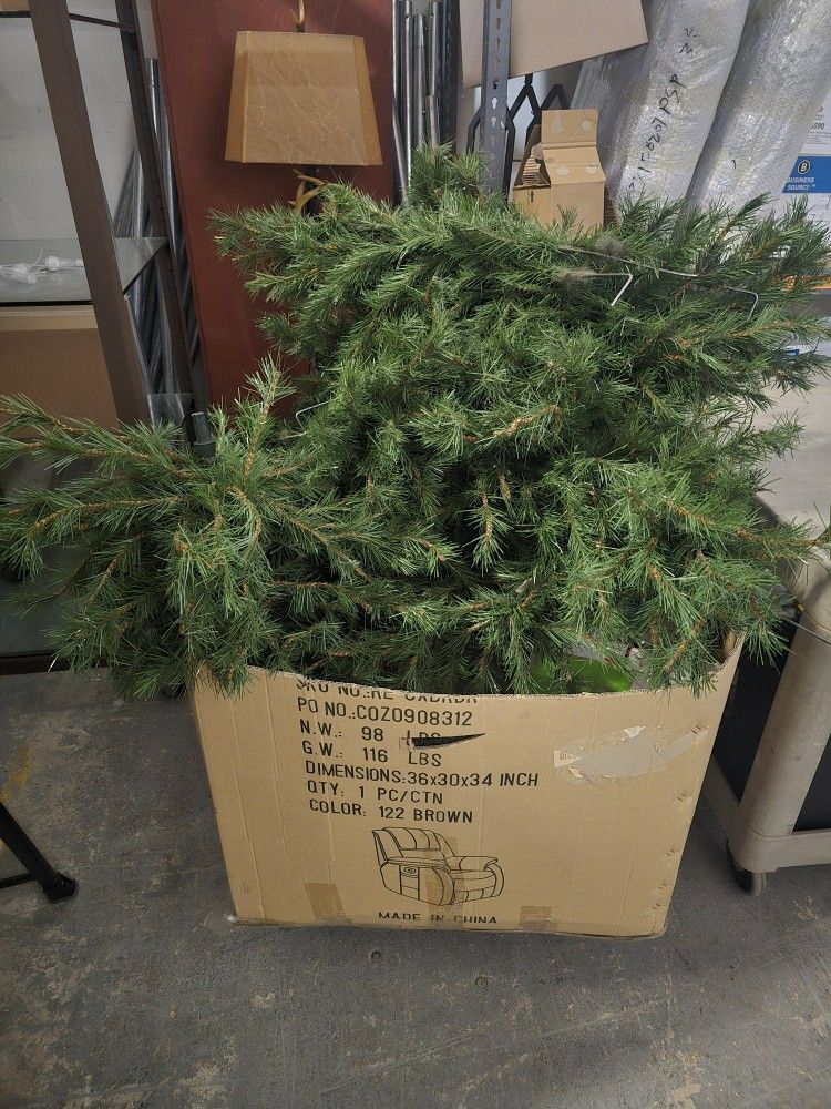 6ft Xmas Tree W/ Ornaments And Lights