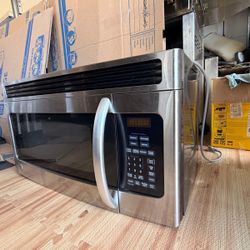 Black/Silver Microwave 