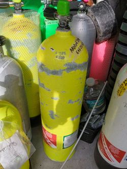 Aluminum 80 scuba tank