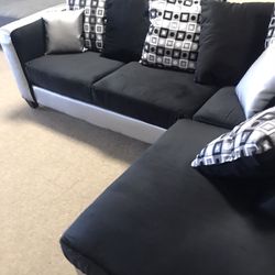 Gorgeous Black And Grey Sectional!