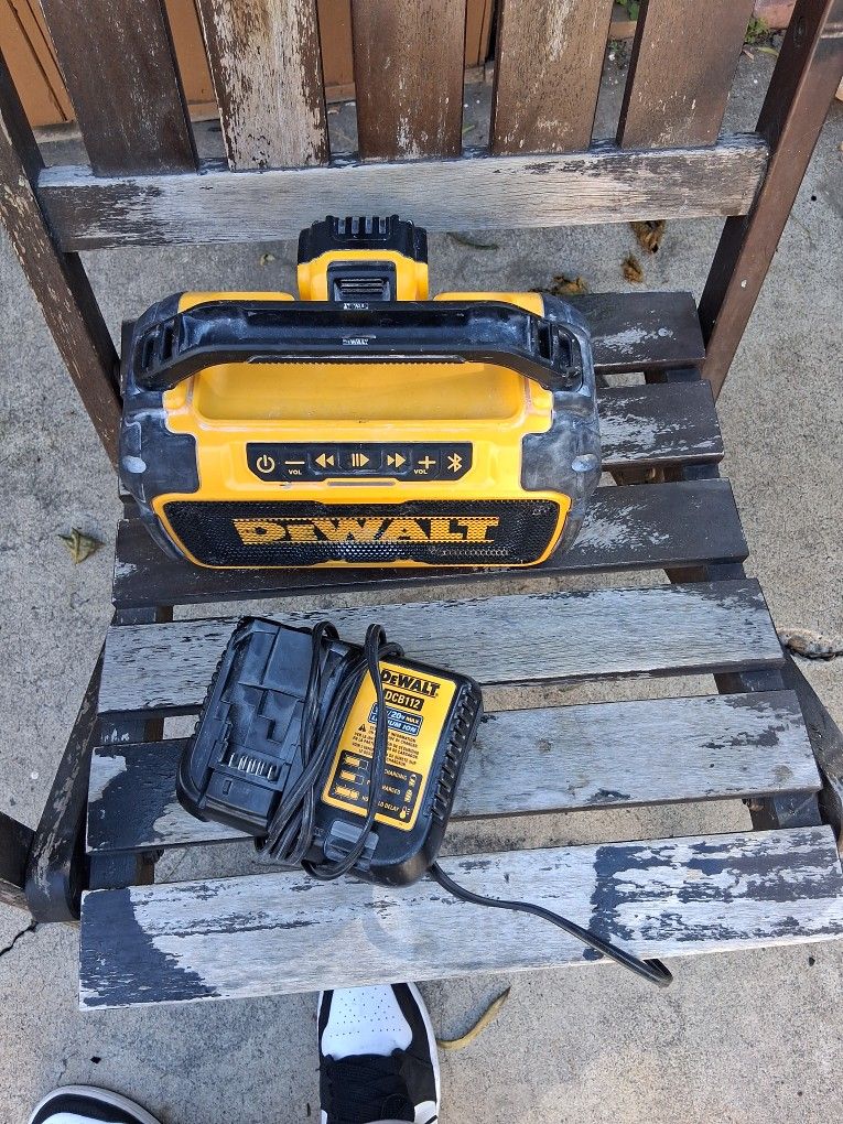 bluetooth speaker with charger and 5AH XR battery