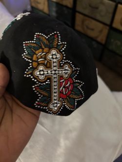 Beautiful HAT & hat decor.