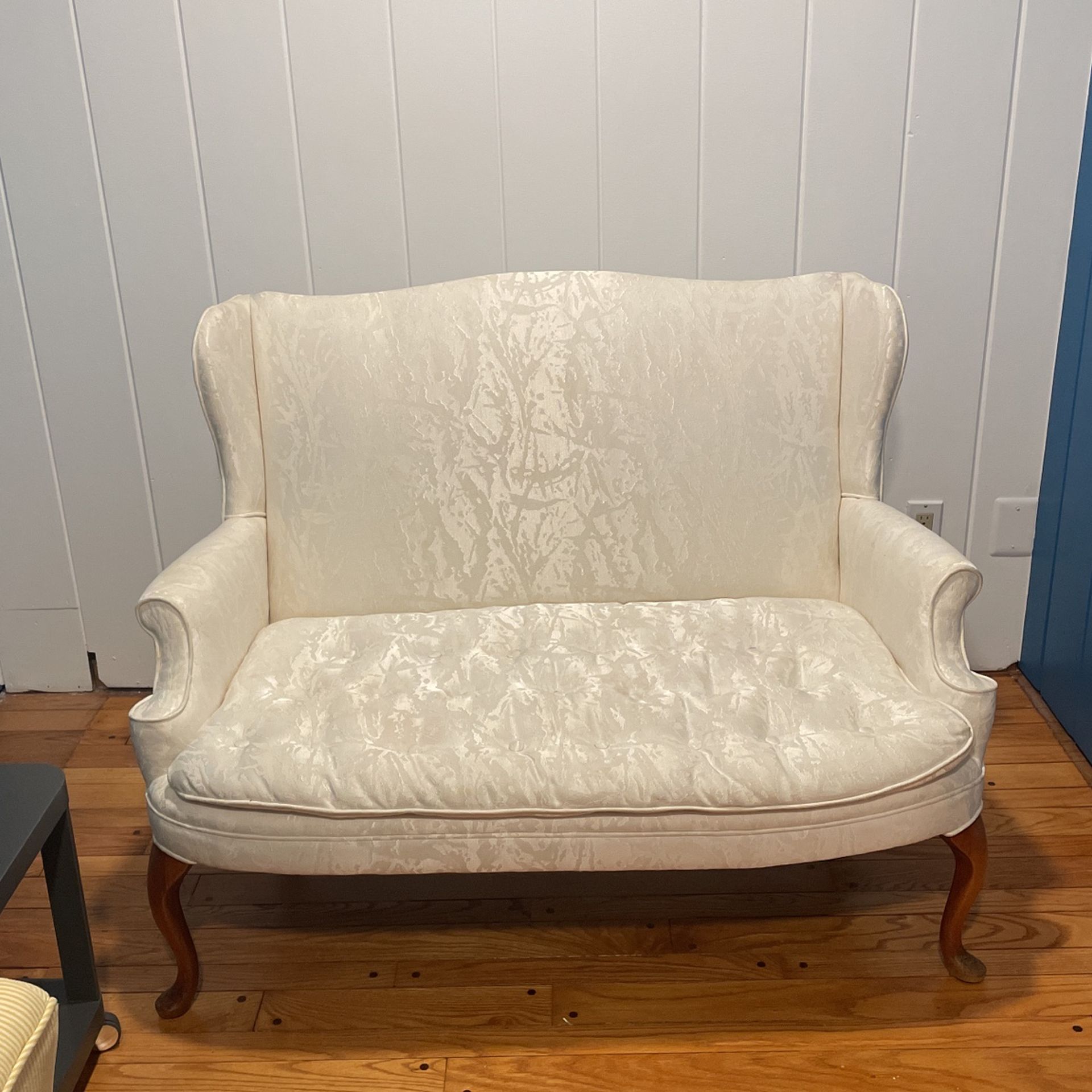 White Settee LoveSeat Couch