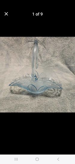 Beautiful light blue vintage princess house crystal basket.  No chips...buy it for $15.00

PICK UP IS IN NORTH CHESTERFIELD OFF JESSUP ROAD 


