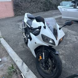 Yamaha R1 Runs Like New (compare R6 Cbr Gsxr) 