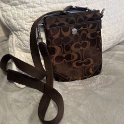 New Coach Signature Crossbody