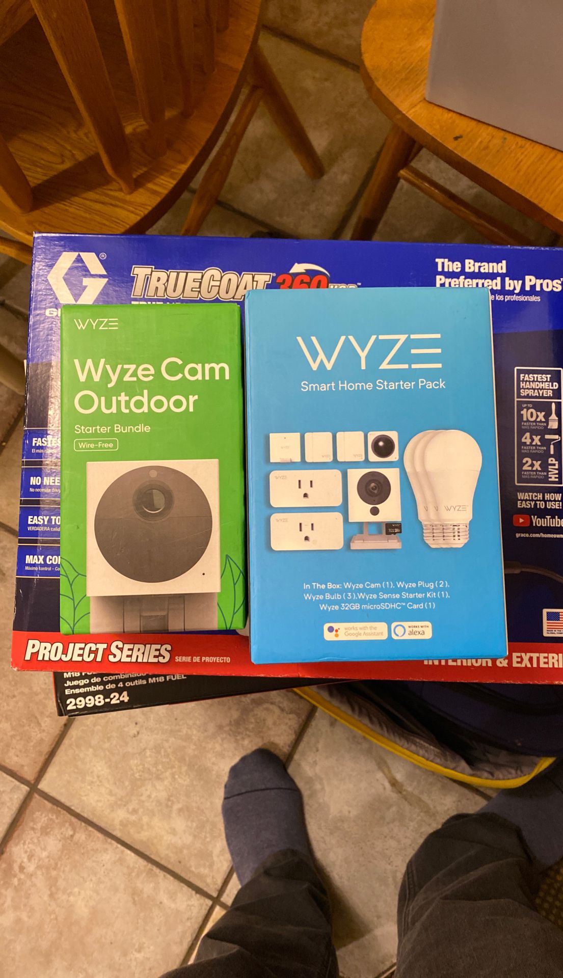 WYZE CAM outdoor & smart HOME starter kit