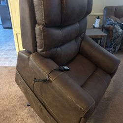 Princeton Lift Chair Like Brand New