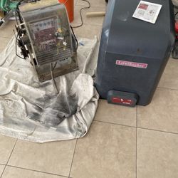 Liftmaster Elite Series Gate Opener With Sensor/remote 