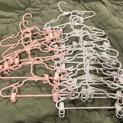 Kid clothes hangers with clips