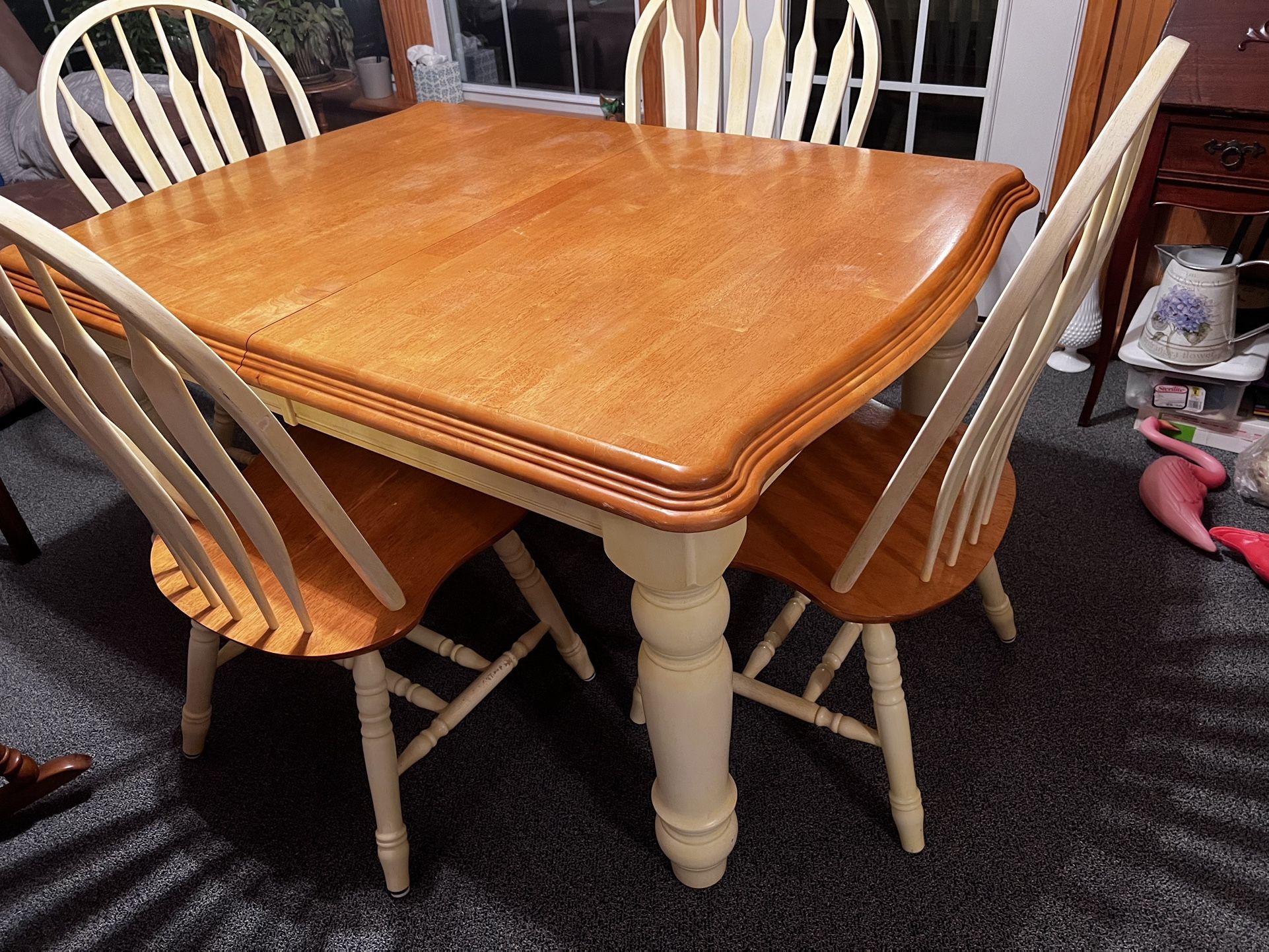Kitchen Table With 4 Chairs