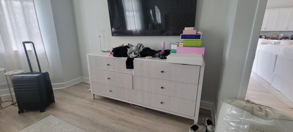Z Gallerie Dresser And Nightstands