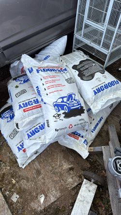 25 Lbs Oil & Lubricant Absorbent Bag Fluid Cleanup Absorbs Spills Floor-Dry NEW