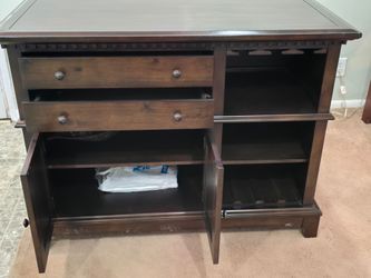 Breakfast nook with storage