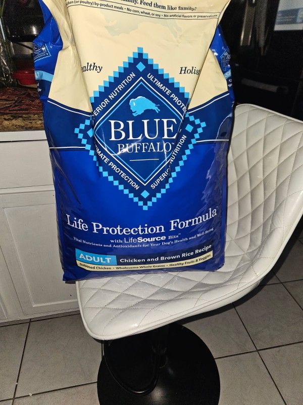 Blue Buffalo Dry Dog 34Lb  Food