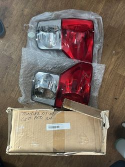 Toyota Tundra Tail Lights  07-08