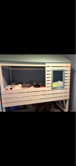 Chiken coop toddler bed