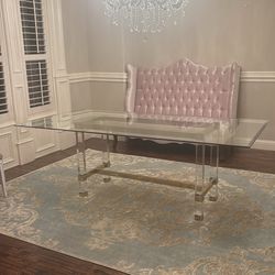 Zgallrie dinning table