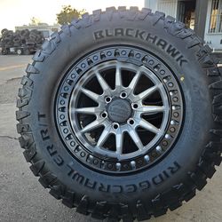 17" LOCK rims w- 33" Ridgecrawler RT tires