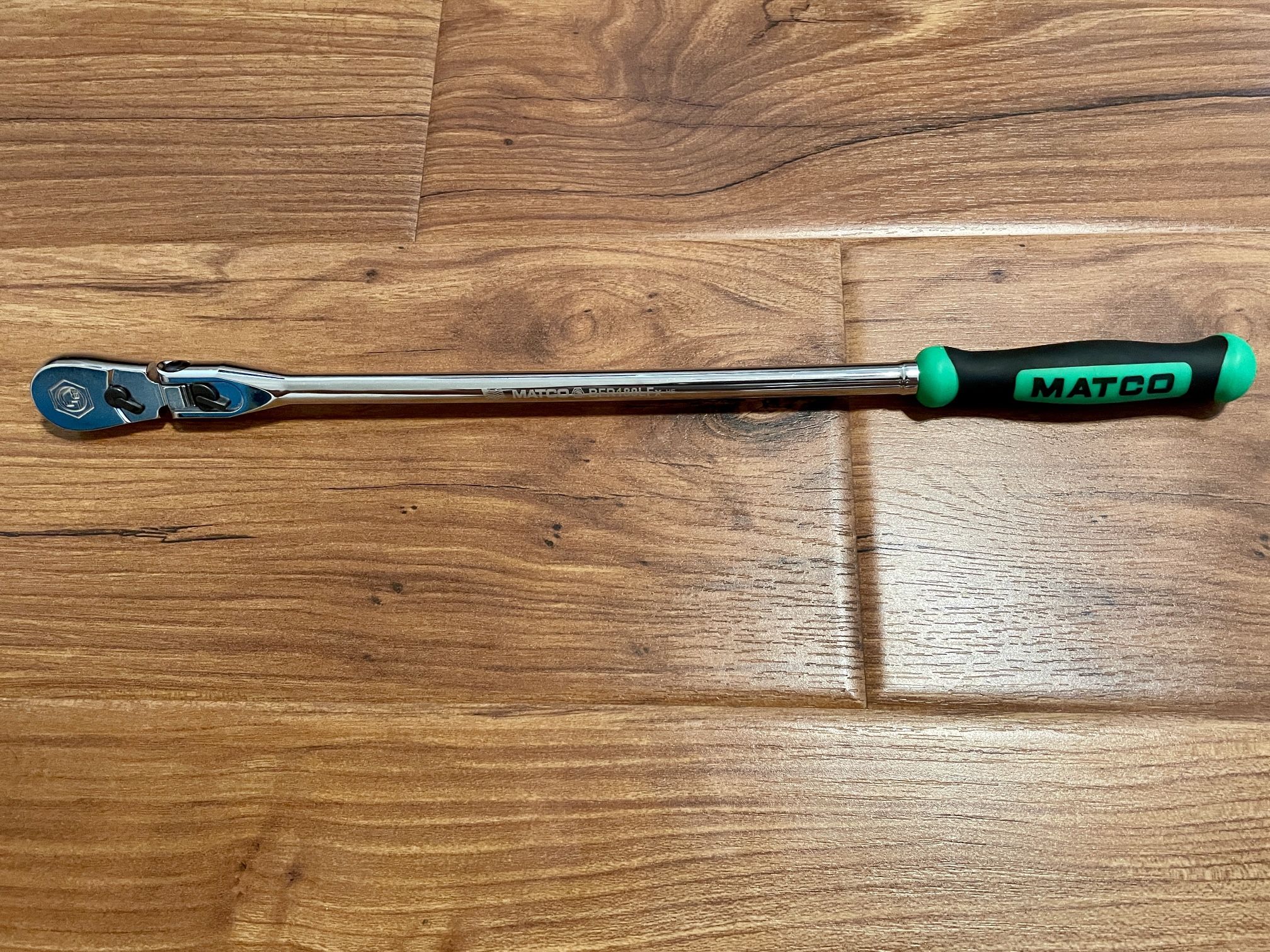 Matco 88 tooth 3/8" locking flex head ratchet. 18.5" long