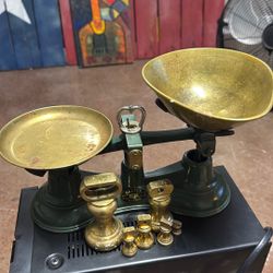 GREEN SALTIER CAST IRON & BRASS SCALE