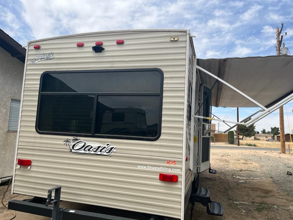 2018 Travel Trailer In Víctorville Ca for Sale in Arrowhed Farm, CA OfferUp