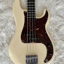 USA Custom P Bass Flame Maple & Ebony