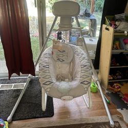 Fisher-Price 2-in-1 Deluxe Cradle 'n Swing