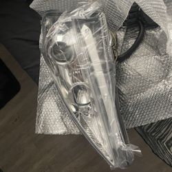 Left Is250 06-13 Headlight (Just One) Picture of Headlight Brand new Never Used Please Dm For Detail