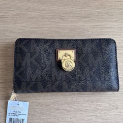 Michael Kors Hamilton Large Zip Around Wallet 