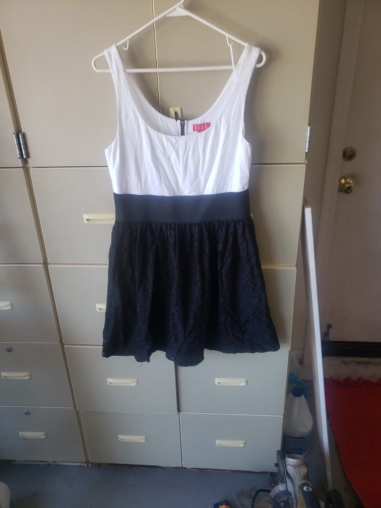 Size LARGE Black And White Dress
