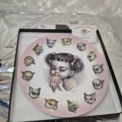 Mab Graves Mao & The Dinokitties 2018 Plate NIB 