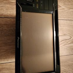 Pioneer In Dash Stereo System 