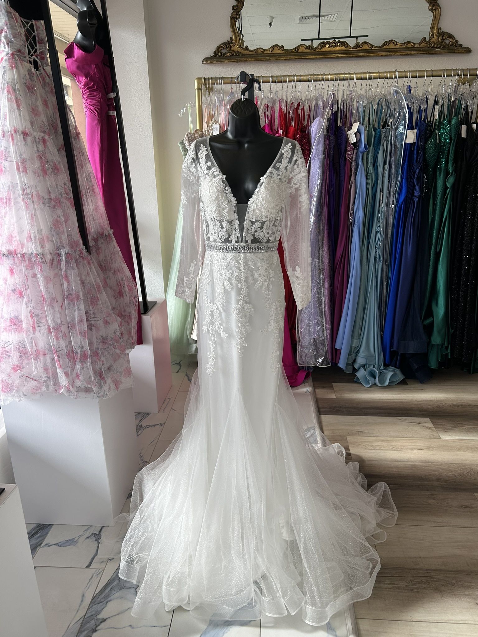 Gorgeous New With Tags Wedding Dress Size 12