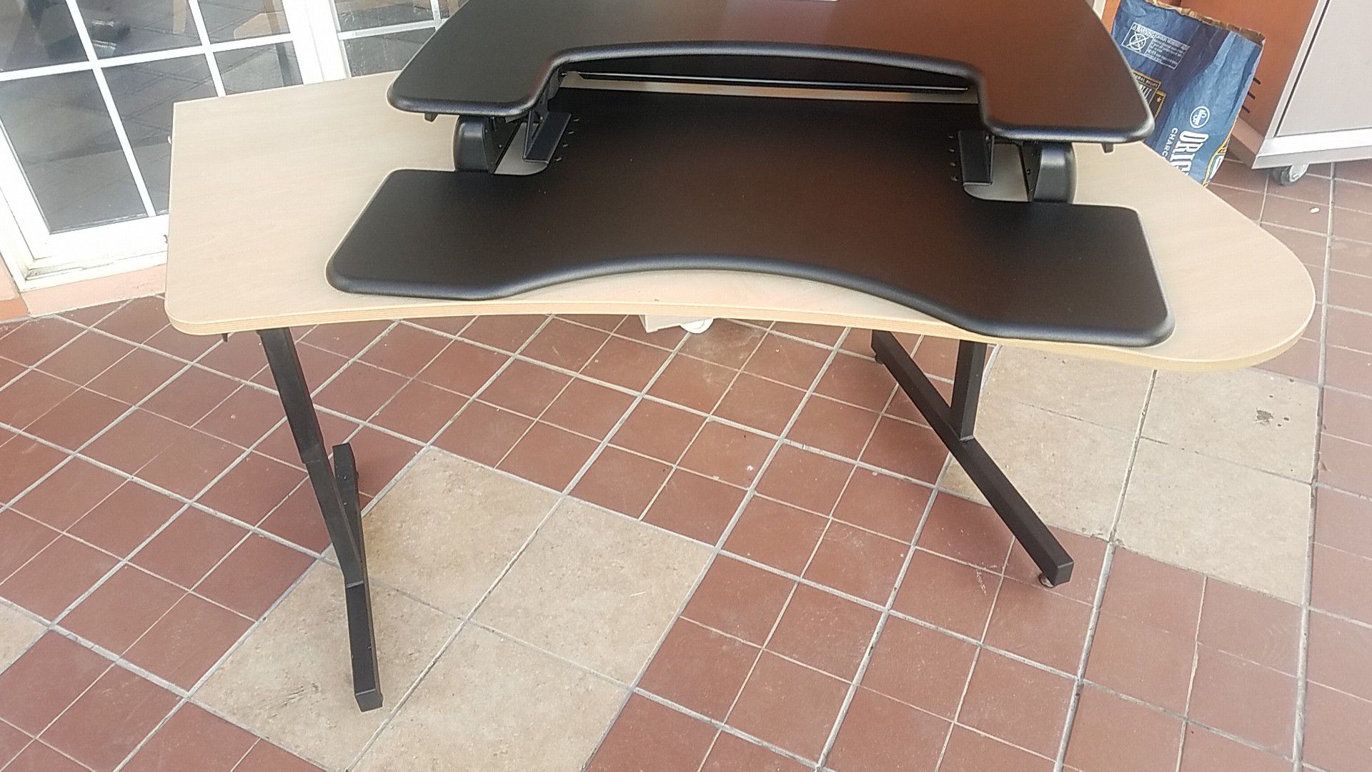 Desk/stand up desk