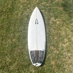 Roberts Vindicator — Lightly Used 5’11” 30L Surfboard